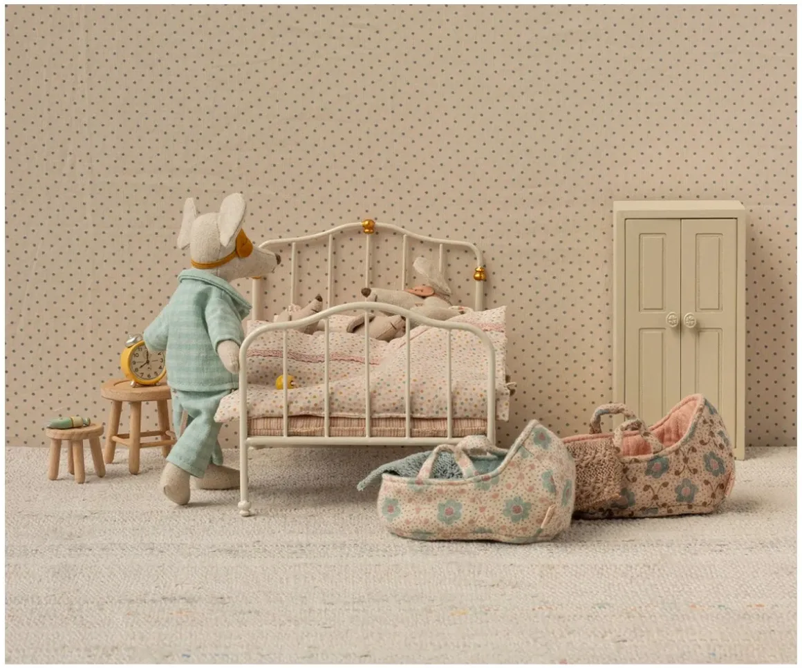 Cama Vintage para Ratón Off White Dots